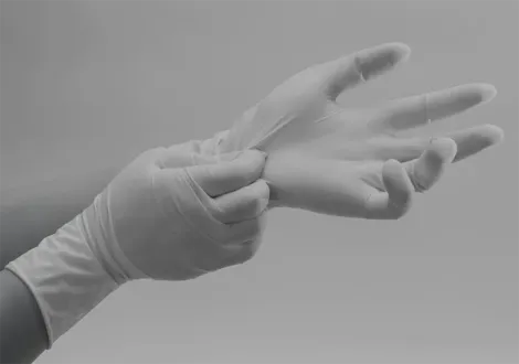 Cẩn trọng với găng tay cao su không rõ nguồn gốc