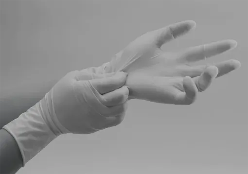Cẩn trọng với găng tay cao su không rõ nguồn gốc