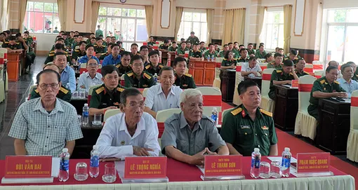 Họp mặt kỷ niệm 47 năm Ngày thành lập Trung đoàn 932