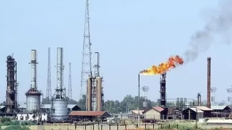 Giá dầu Brent tăng 5,8% khi căng thẳng tại eo biển Hormuz nóng trở lại