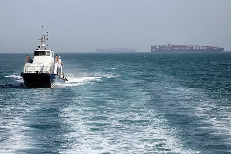 Mỹ đánh chìm tàu Iran, căng thẳng tại eo biển Hormuz tiếp tục leo thang
