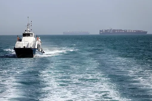 Mỹ đánh chìm tàu Iran, căng thẳng tại eo biển Hormuz tiếp tục leo thang