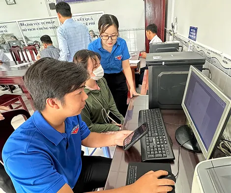 Hơn 15.000 lượt người được hướng dẫn sử dụng dịch vụ công trực tuyến