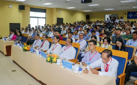 Bàn giải pháp quản lý sức khỏe và kiểm soát dịch bệnh trên tôm