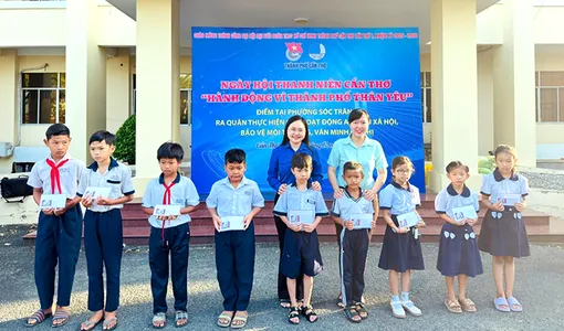 Trẻ em hạnh phúc, an toàn, vững bước trong kỷ nguyên số