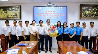 Lãnh đạo LĐLĐ TP Cần Thơ thăm hỏi tình hình sản xuất và đời sống người lao động tại doanh nghiệp