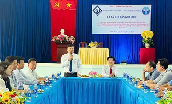 Bệnh viện Mắt - Răng hàm mặt TP Cần Thơ ký kết hợp tác với Trung tâm Y tế khu vực Vĩnh Thạnh