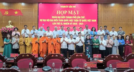 Thành ủy Cần Thơ họp mặt Đoàn đại biểu dự Đại hội đại biểu toàn quốc MTTQVN lần thứ XI