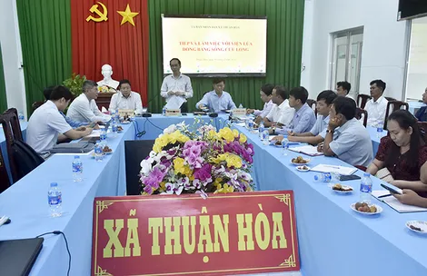 Viện lúa ĐBSCL làm việc với UBND xã Thuận Hòa về phát triển sản xuất lúa bền vững