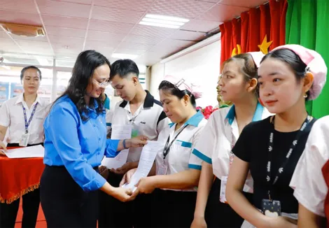 Kết nạp 509 công nhân lao động vào tổ chức Công đoàn