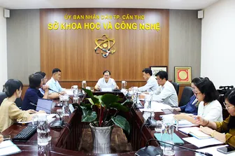 Ứng dụng công nghệ UV cho máy in Deepface phục vụ  sản xuất cửa gỗ composite và cửa kính