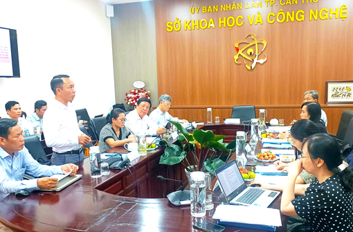 ពិ​និត្យ​ទទួល​ប្រ​ធាន​បទ "វាយ​តម្លៃ​ផល​ប៉ះ​ពាល់​នៃ​ការ​រៀន​សូត្រនិង​ធ្វើ​តាម​ឧត្តម​គតិ សីល​ធម៌ ឥរិ​យា​បថ​ហូ​ជី​មិញ នៅ​ខេត្ត​សុក​ត្រាំង"