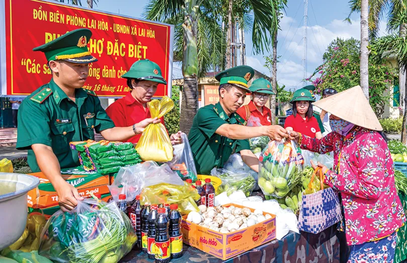 Giữ vững thế trận lòng dân vùng biên giới biển