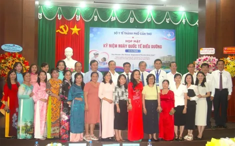 Họp mặt tri ân và tôn vinh đội ngũ điều dưỡng