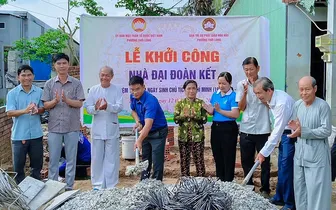 Khởi công và bàn giao nhà Đại đoàn kết