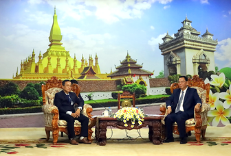 គណៈ​ប្រតិ​ភូ​ទី​ក្រុង​កឹង​ធើធ្វើ​ការ​ជា​មួយ​រដ្ឋ​អំ​ណាច​នៃ​រដ្ឋ​ធា​នី​វៀង​ចន្ទន៍ ប្រ​ទេស​ឡាវ