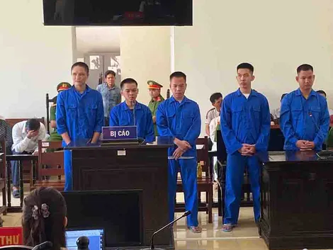 Mua bán, tổ chức sử dụng trái phép chất ma túy, 5 bị cáo lãnh án tù