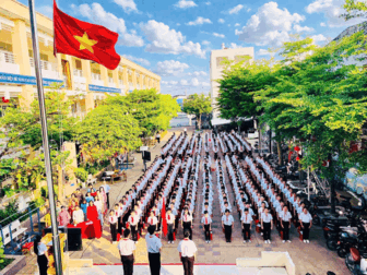 រំ​លេច​ពន្លឺ​ប្រ​ពៃ​ណី​របស់​ក្រុម​យុវ​ជន បោះ​ជំ​ហាន​យ៉ាង​មាំ​ឆ្ពោះ​ទៅ​អនា​គត