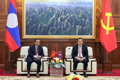 Đoàn công tác TP Cần Thơ làm việc với chính quyền tỉnh Khăm Muộn, Lào