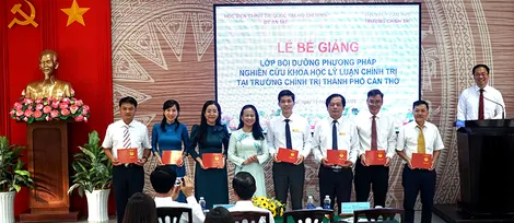 Học viện Chính trị Quốc gia TP Hồ Chí Minh khảo sát mô hình đồng giảng tại Trường Chính trị TP Cần Thơ