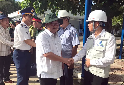 Đoàn khảo sát biển, đảo Tây Nam gặp gỡ các đơn vị làm nhiệm vụ trên đảo Hòn Khoai