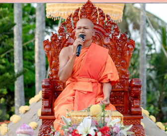 ព្រះ​ចៅ​អធិ​ការ​វត្ត​ពពុះ​ទឹក អស់​ពី​ព្រះ​ទ័យ​ដើម្បី​ការ​ងារ​សាស​នា​និង​ការ​ងារ​សង្គម