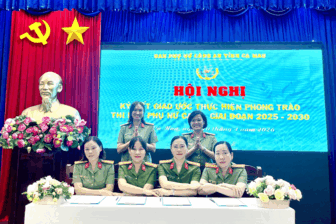 ស្ត្រី​នគរ​បាល​ខេត្ត​កា​ម៉ាវ អនុ​វត្ត​ចល​នា "កំ​ណត់​ត្រា​ប្រ​ចាំ​ថ្ងៃ​បី​ល្អ​បំ​ផុត"