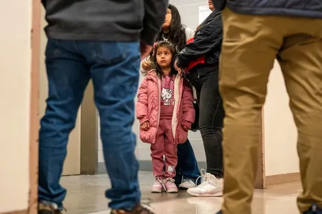 Hơn 145.000 trẻ em Mỹ bị tách khỏi cha mẹ trong chiến dịch của ICE