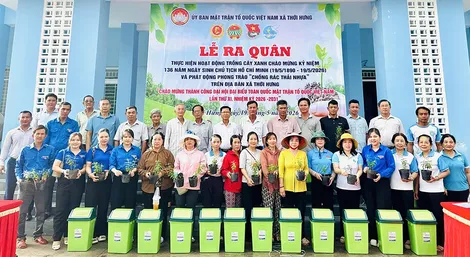 Ra quân trồng cây xanh nhớ ơn Bác
