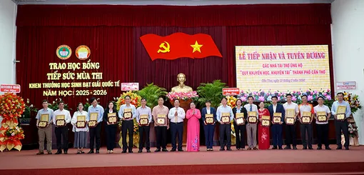 Tiếp nhận và tuyên dương các nhà tài trợ ủng hộ “Quỹ khuyến học, khuyến tài” TP Cần Thơ