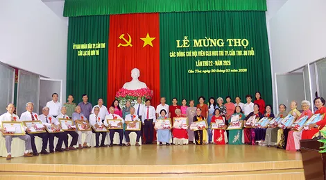 Câu lạc bộ Hưu trí TP Cần Thơ mừng thọ 27 hội viên tròn 80 tuổi