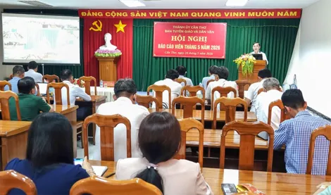 Tăng cường đấu tranh phản bác các quan điểm sai trái, thông tin xấu độc, xuyên tạc trên không gian mạng