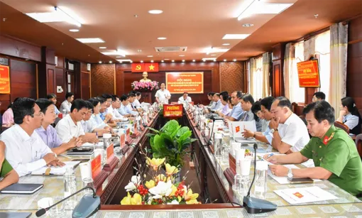Kiểm tra công tác triển khai, học tập nghị quyết tại phường Đại Thành và phường Ngã Bảy