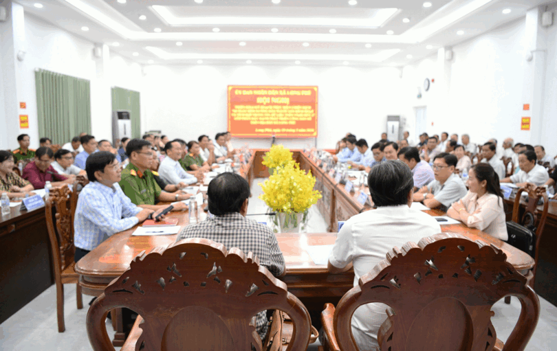 ឡុង​ភូ​បំ​ផុស​យុទ្ធ​នា​ការ '៦០​ថ្ងៃ​យប់' ជំ​នួយ​ប្រ​ជា​ជន​បើក​ដំ​ណើរ​ការ VNeID កម្រិត ២