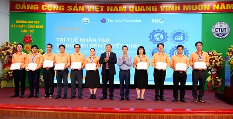 Hơn 100 học viên tham gia khóa đào tạo “Trí tuệ nhân tạo: Từ dữ liệu đến quyết định”