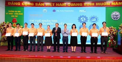 Hơn 100 học viên tham gia khóa đào tạo “Trí tuệ nhân tạo: Từ dữ liệu đến quyết định”
