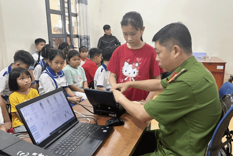 នគរ​បាល​កា​ម៉ាវ បង្កើន​ល្បឿន​ផ្តល់​អត្ត​សញ្ញាណ​ប័ណ្ណ​និង​អត្ត​សញ្ញាណ​អេ​ឡិច​ត្រូ​និក