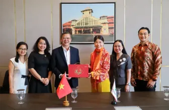 Chủ tịch UBND TP Cần Thơ gặp Tổng Thư ký UCLG ASPAC