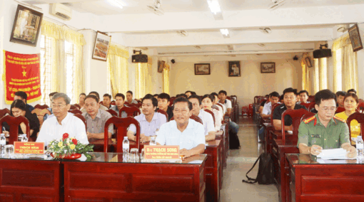 ទីក្រុងកឹងធើ បណ្តុះបណ្តាលភាសាខ្មែរដល់កម្មាភិបាល យុទ្ធជនន គរបាលចំនួន ៤០ នាក់