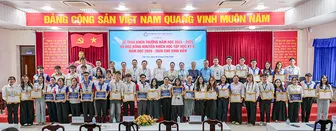 Trường Đại học Y Dược Cần Thơ trao hơn 19 tỉ đồng học bổng cho sinh viên xuất sắc