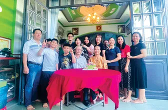 Giữ lửa yêu thương trong mái nhà nhiều thế hệ