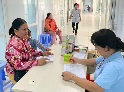 Khám bệnh, cấp phát thuốc miễn phí cho hội viên, phụ nữ hoàn cảnh khó khăn
