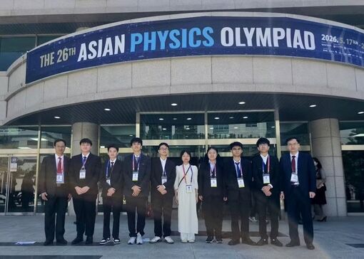 Vietnam ranks among Top 8 teams at 26th Asian Physics Olympiad