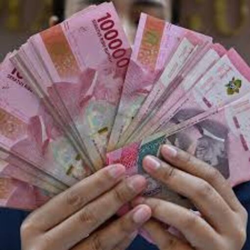 Indonesia tightens foreign currency purchases to protect the rupiah