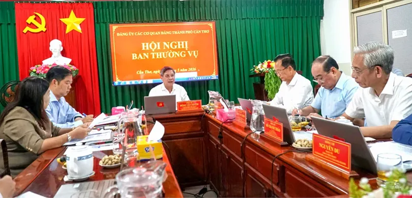 កំ​ណត់​ច្បាស់​ដំ​ណើរ​ការ​និង​ភារ​កិច្ច​ជាក់​ស្តែង ដើម្បី​អនុ​វត្ត​មាន​ប្រ​សិទ្ធ​ភាព​នូវ​សេច​ក្តី​សម្រេច​ចិត្ត​របស់​កា​រិយា​ល័យ​នយោ​បាយ​
