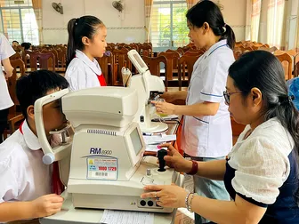 Hiểu và hành động đúng khi trẻ mắc tật khúc xạ
