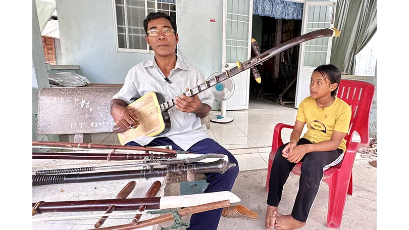 Cả đời vì chom riêng Cha-pây đoong-veng