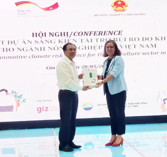 Giúp nông dân quản trị rủi ro biến đổi khí hậu trong sản xuất nông nghiệp