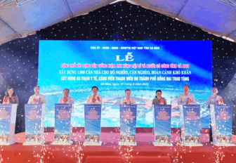 កា​ម៉ាវ បើក​ការ​ដ្ឋាន​សាង​សង់​វិមាន​រំលឹក​វីរ​ជន​ពលី​និង​ផ្តើម សាង​សង់​ផ្ទះ​ចំ​នួន ១.០០០ ខ្នង ជូន​គ្រួ​សារ​មាន​ដែល​ស្ថាន​ភាព​លំ​បាក​ខាង​លំ​នៅ​ឋាន​