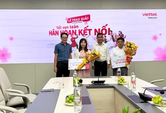 Viettel Cần Thơ trao thưởng khách hàng trúng vàng và quay số may mắn đợt 1 chương trình “5G siêu tốc - Lộc vàng cực sốc”